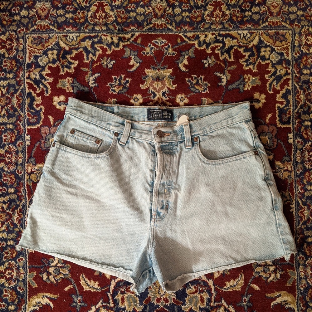 90’s Old Navy Distressed Jean Shorts 🌏